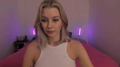 Snapshot of sexy_misses19 chatting on December 4, 2024, 4:38 pm Ellie Mia online show from December 4, 2024, 4:38 pm