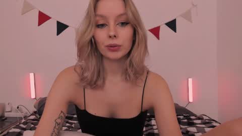 Snapshot of sexy_misses19 chatting on January 13, 2025, 7:53 pm Ellie Mia online show from January 13, 2025, 7:53 pm