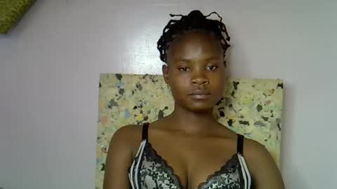 Molyne online show from February 11, 2026, 2:55 pm