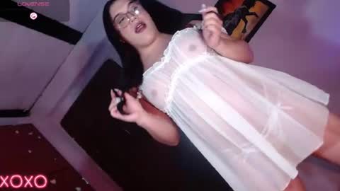 Snapshot of sexy_mysterious_dirty_girl chatting on July 10, 2026, 6:43 pm queen online show from July 10, 2026, 6:43 pm