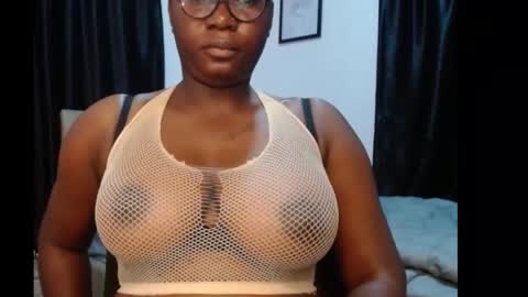 Snapshot of sexy_pearl12 chatting on June 15, 2026, 2:14 am zoe online show from June 15, 2026, 2:14 am