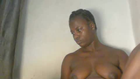 sexy_petitqueen online show from May 6, 2026, 4:08 am