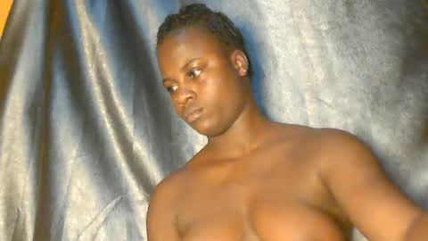 sexy_petitqueen online show from May 11, 2026, 4:29 am