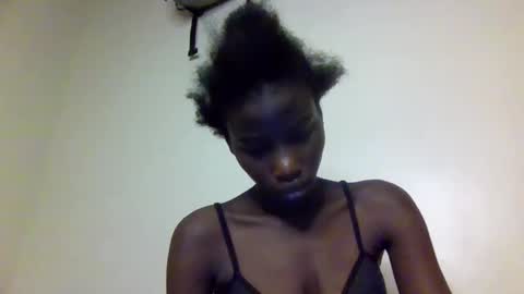 Snapshot of sexy_petittie chatting on October 10, 2025, 2:43 am sexy_petittie online show from October 10, 2025, 2:43 am