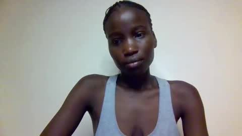 Snapshot of sexy_petittie chatting on October 12, 2025, 8:24 am sexy_petittie online show from October 12, 2025, 8:24 am