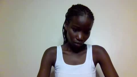 Snapshot of sexy_petittie chatting on October 19, 2025, 2:56 am sexy_petittie online show from October 19, 2025, 2:56 am