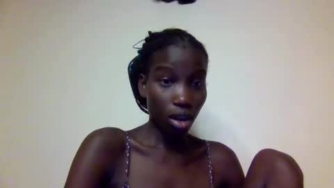 Snapshot of sexy_petittie chatting on October 26, 2025, 4:07 am sexy_petittie online show from October 26, 2025, 4:07 am