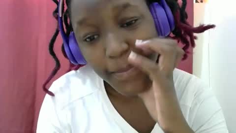 sexy_phoina online show from December 18, 2025, 9:59 am