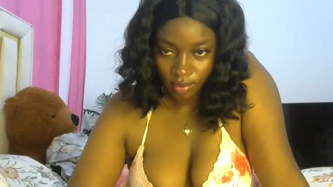Snapshot of sexy_siera chatting on October 16, 2025, 6:03 am laura online show from October 16, 2025, 6:03 am
