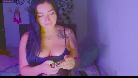 Snapshot of sexy_violett18 chatting on August 6, 2026, 1:07 am sexy_violett18 online show from August 6, 2026, 1:07 am