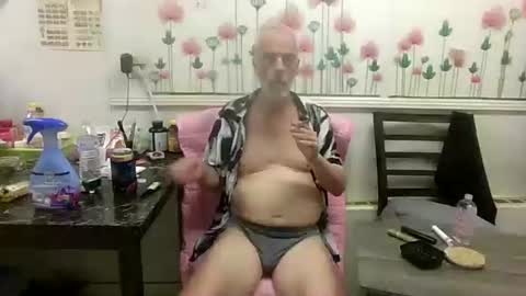 Daddy online show from April 25, 2026, 8:28 am