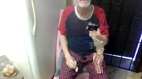 Daddy online show from May 3, 2026, 5:35 am