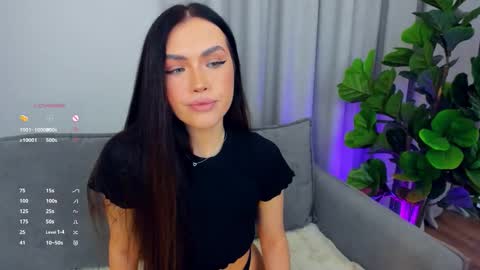 Snapshot of sexyangeloux chatting on October 1, 2025, 8:59 pm Lou online show from October 1, 2025, 8:59 pm