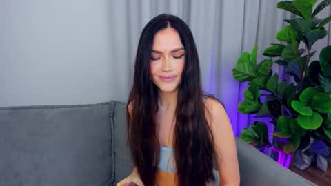 Snapshot of sexyangeloux chatting on October 5, 2025, 9:13 pm Lou online show from October 5, 2025, 9:13 pm