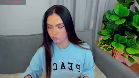 Lou online show from November 2, 2025, 10:12 pm