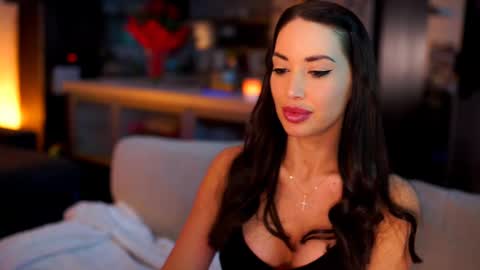 Sandra online show from February 14, 2025, 7:54 pm