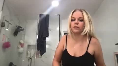 sexyasskay1 online show from February 5, 2026, 3:44 am