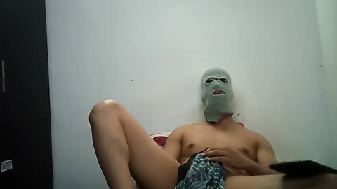 Snapshot of sexyatrevidoo chatting on December 19, 2024, 12:34 am SesyMen online show from December 19, 2024, 12:34 am
