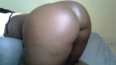 sexybooty_4545 online show from October 12, 2025, 8:57 am