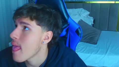 Snapshot of sexyboy_vc chatting on September 25, 2025, 12:20 pm owen sky online show from September 25, 2025, 12:20 pm