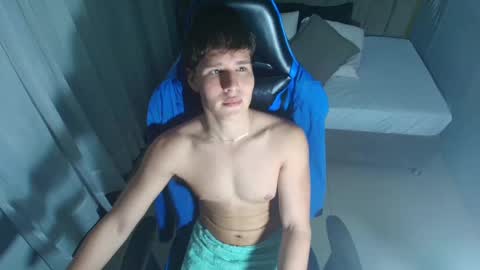 Snapshot of sexyboy_vc chatting on October 6, 2025, 12:13 pm owen sky online show from October 6, 2025, 12:13 pm