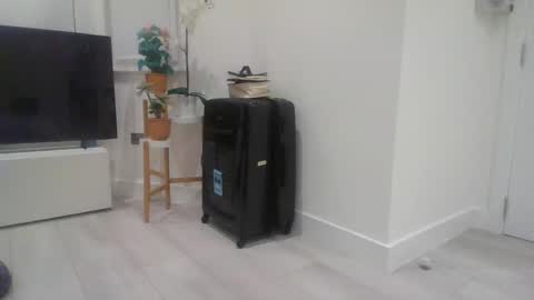 sexyboyhot_123 online show from January 19, 2026, 2:26 am