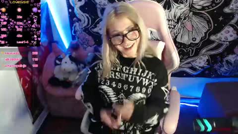 Snapshot of sexycarriie chatting on January 2, 2025, 8:39 am Carrie online show from January 2, 2025, 8:39 am