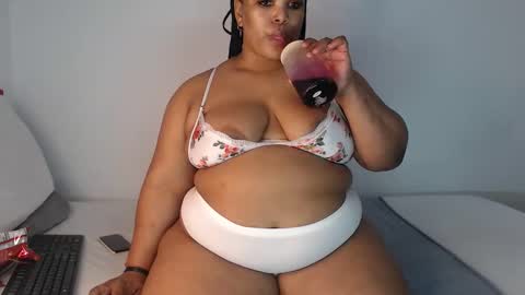 Snapshot of sexychill2000 chatting on September 27, 2025, 2:27 am SEXYCHILL online show from September 27, 2025, 2:27 am