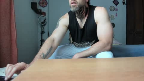 Antonioylola online show from December 25, 2024, 2:23 pm