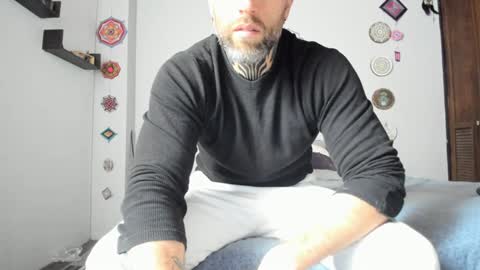 Antonioylola online show from January 4, 2025, 9:31 pm