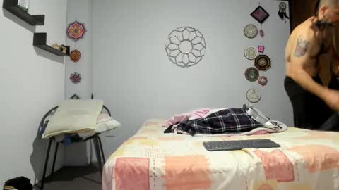 Antonioylola online show from November 24, 2025, 12:16 pm