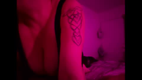 sexycpl1969 online show from September 30, 2025, 7:13 am