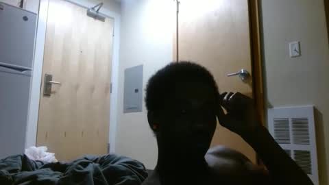 TreySexxxy online show from February 5, 2026, 8:41 am