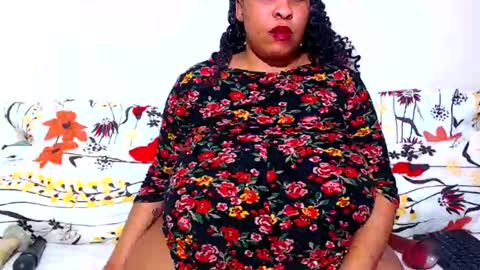 sexyebonylove89 online show from October 2, 2025, 8:16 pm