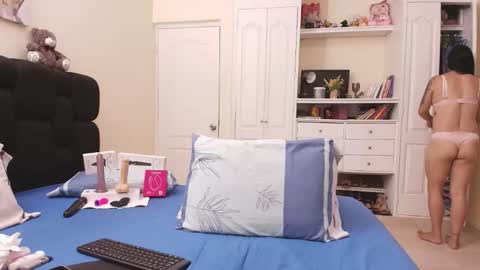 Eva online show from September 12, 2025, 4:45 am