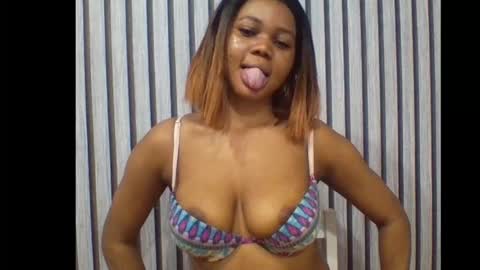 sexyeye368293 online show from November 17, 2025, 2:01 pm
