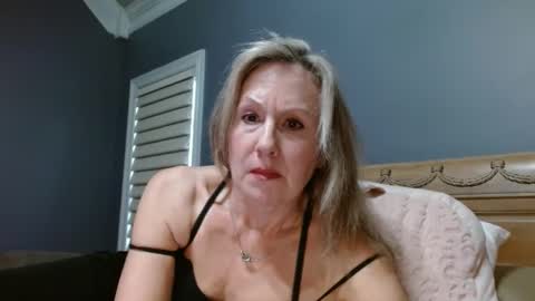 LisaisLuscious online show from December 9, 2024, 1:55 pm