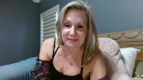 LisaisLuscious online show from December 25, 2024, 2:34 pm