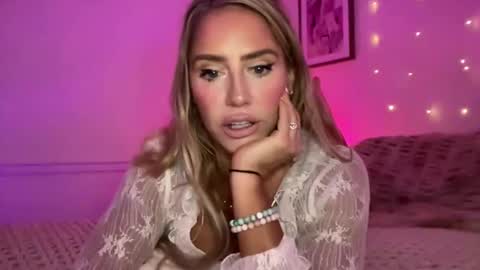 Ashley Love online show from November 10, 2025, 9:19 am