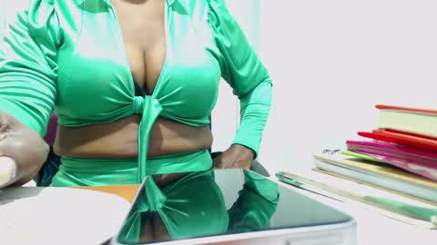 sexyhanny4u online show from October 26, 2025, 1:55 am