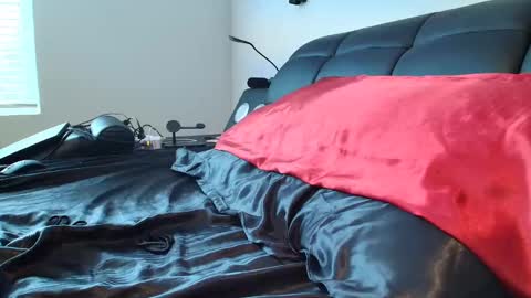 sexyhornyman1993 online show from February 8, 2025, 4:25 pm