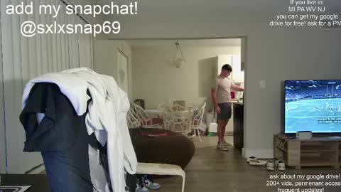 Snapshot of sexylax69 chatting on October 14, 2025, 12:33 am sexylax69 online show from October 14, 2025, 12:33 am