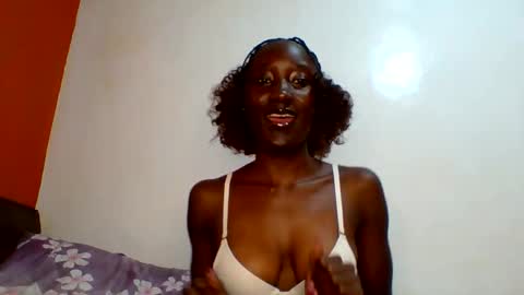 Snapshot of sexylucia5 chatting on June 10, 2026, 10:14 am sexylucia5 online show from June 10, 2026, 10:14 am