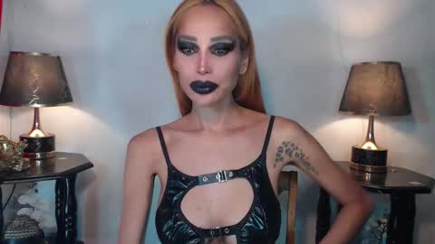 Snapshot of sexylusty2258 chatting on April 15, 2026, 2:40 am Queen Sofia online show from April 15, 2026, 2:40 am