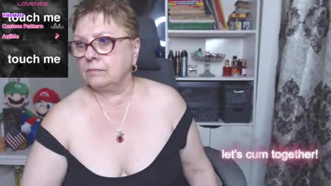 Snapshot of sexylynette4u chatting on October 20, 2025, 9:21 am sexylynette4u online show from October 20, 2025, 9:21 am