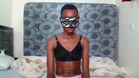 sexymaxxine online show from April 22, 2026, 3:31 am