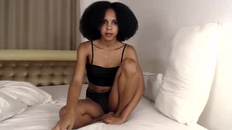 Snapshot of sexymia06 chatting on December 14, 2024, 6:41 pm Melina online show from December 14, 2024, 6:41 pm