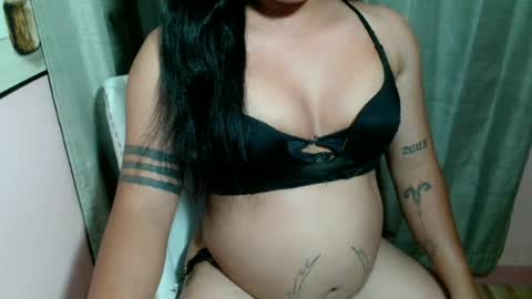 Snapshot of sexymika_xoxo chatting on June 20, 2026, 5:43 am Mika online show from June 20, 2026, 5:43 am