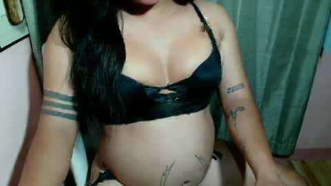 Snapshot of sexymika_xoxo chatting on July 6, 2026, 6:10 am Mika online show from July 6, 2026, 6:10 am