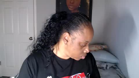 Snapshot of sexymona1218 chatting on September 17, 2025, 2:02 am SexyMona online show from September 17, 2025, 2:02 am